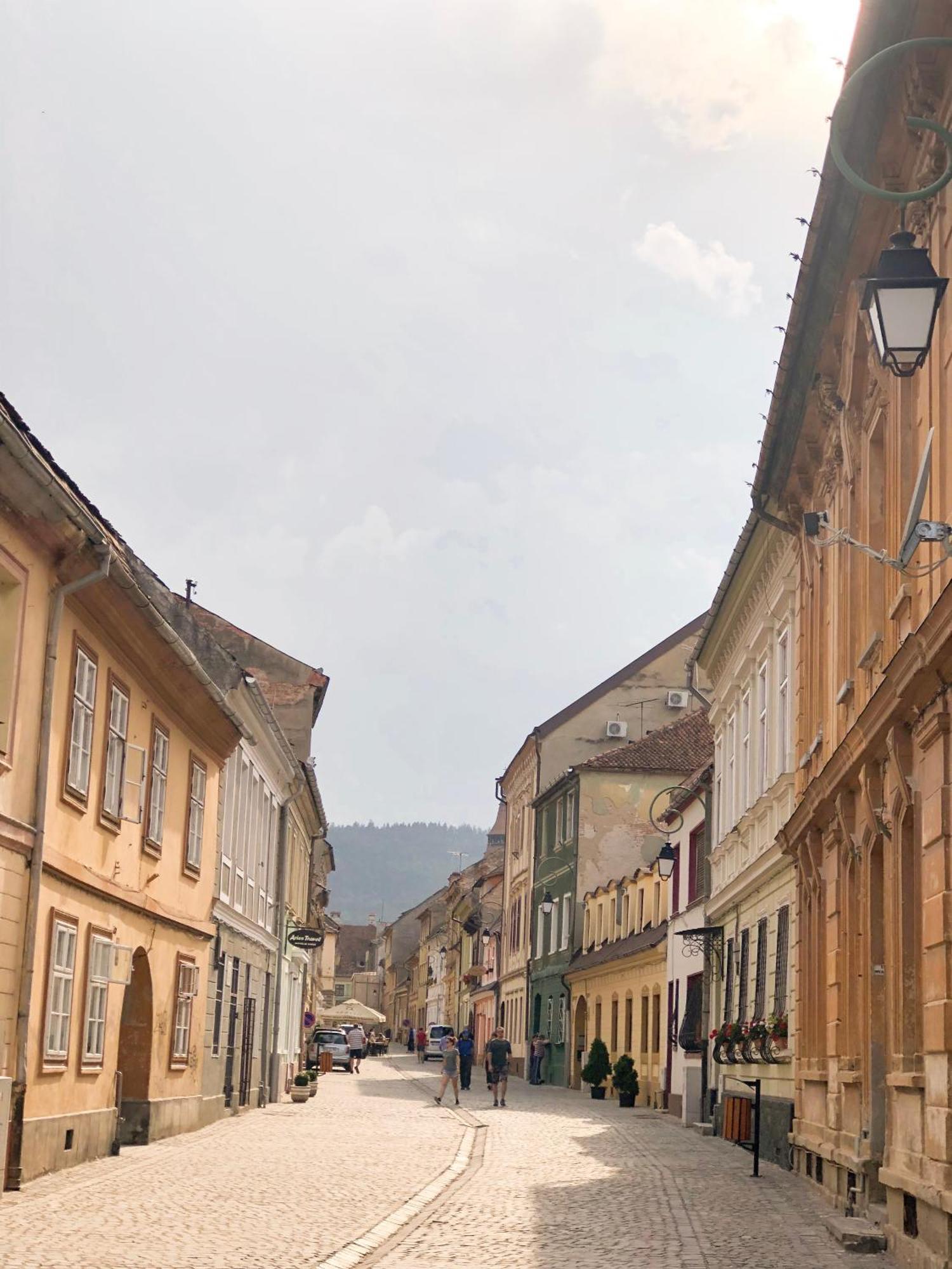 Voya Nordic Apartment-a Luxury Oasis In The Old Town Brasov